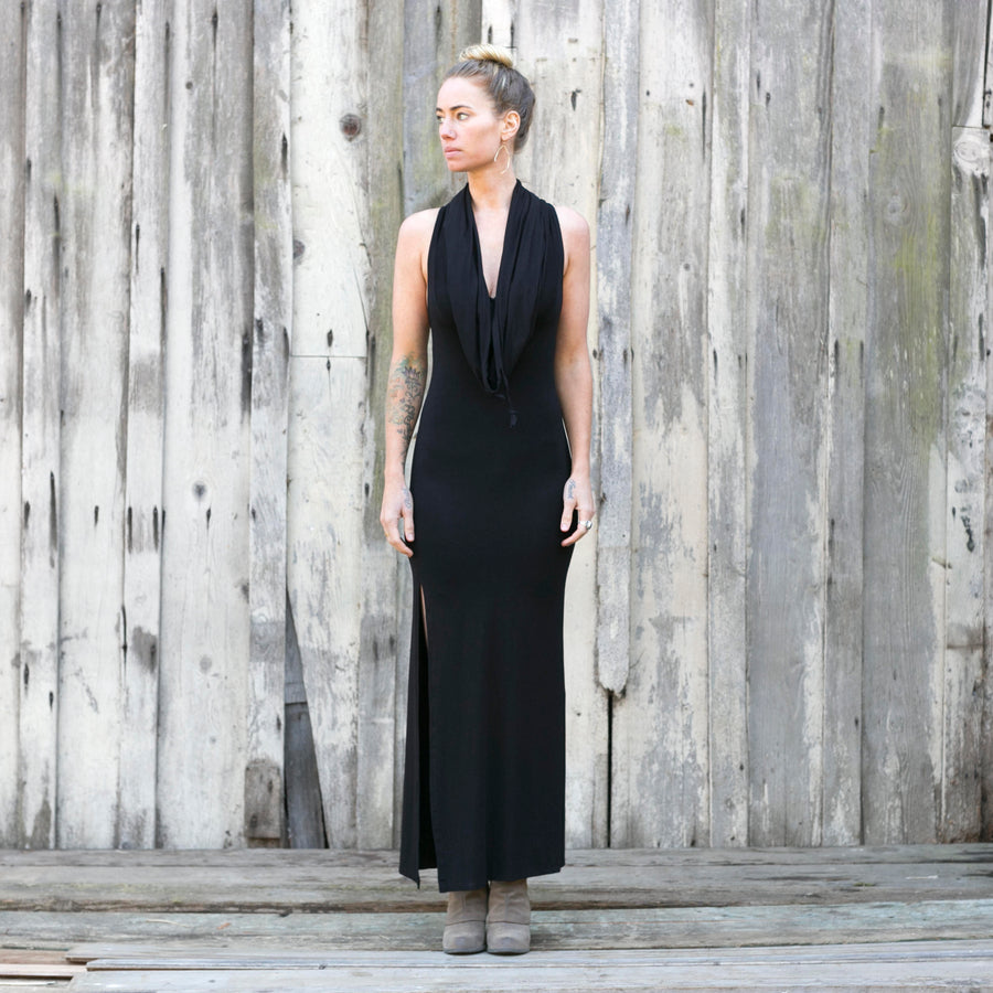 Long maxi dress made of very soft, natural, breathable fiber. With a cowl neck piece that converts into a hood or a shawl. A wardrobe staple. Slow and sustainable fashion. 