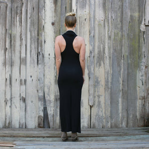Long maxi dress made of very soft, natural, breathable fiber. With a cowl neck piece that converts into a hood or a shawl. A wardrobe staple. Slow and sustainable fashion. 